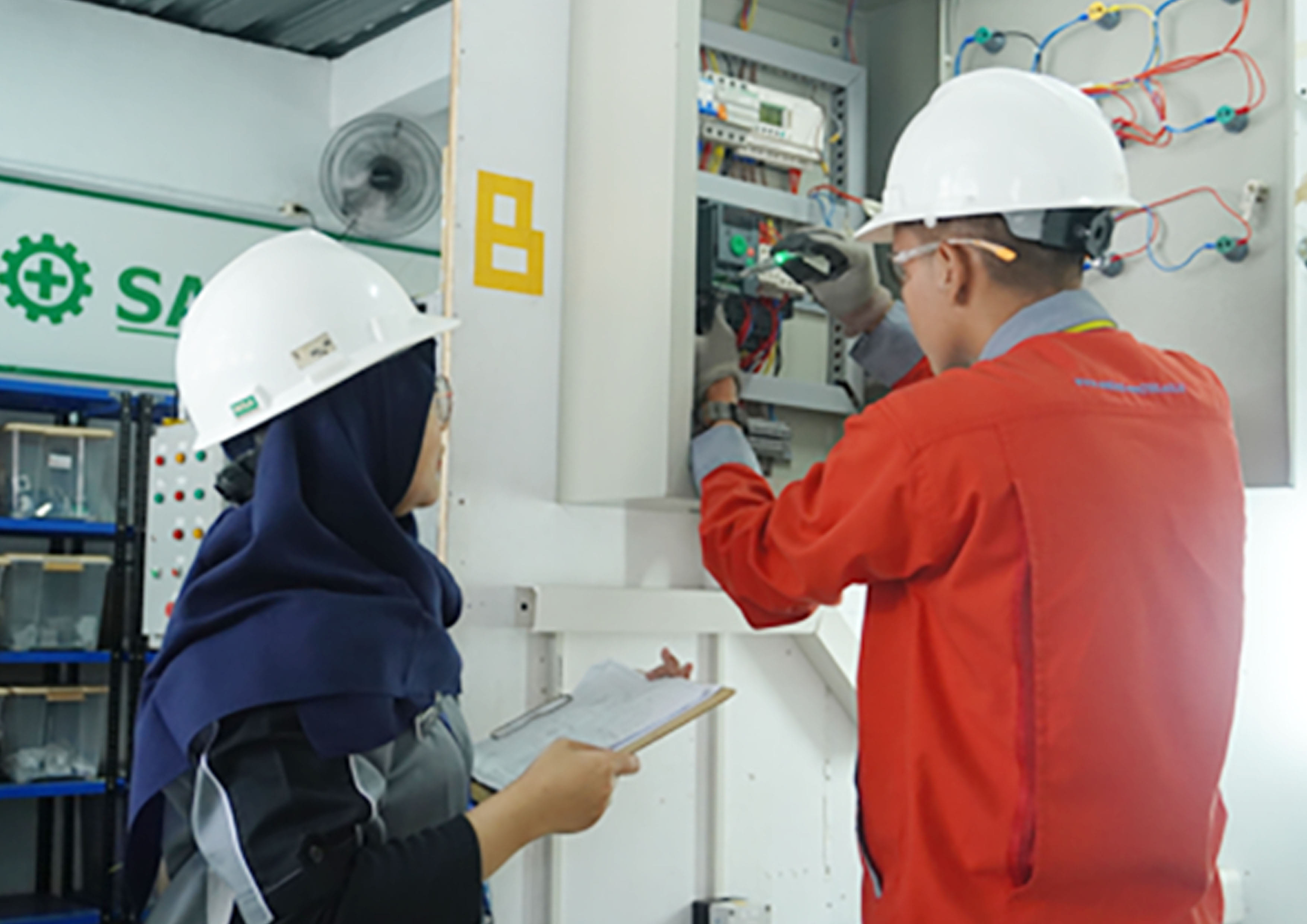 Praktik Instalasi & Panel Listrik